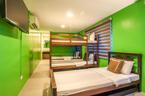 Siam Oasis Resort Bed and Breakfast in Calamba