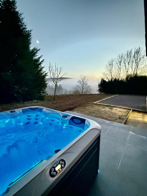 chalet la forgerie Piscine Jacuzzi Cinéma Chalet in Vosges