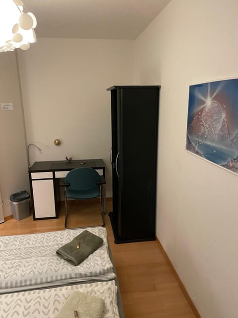 Gemütlicher Zimmer mit privater Badezimmer Vacation rental in City of Bern