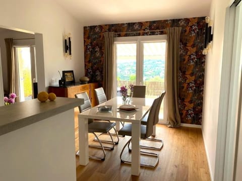 Appartement de standing 4-6 personnes rénové piscine clim Golfe de St Tropez Apartment in Cavalaire-sur-Mer