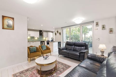 Luxury Home In London Apartment in Brentford