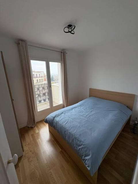 Sur les toits de Paris Apartment in Levallois-Perret