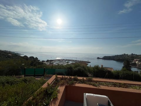 Natural landscape, Balcony/Terrace, Sea view