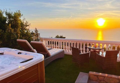 View (from property/room), Pool view, Sea view