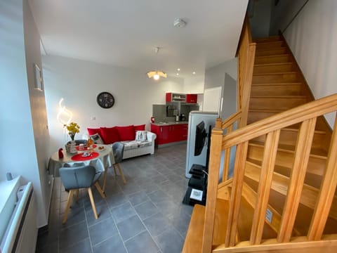 Kitchen or kitchenette, Seating area