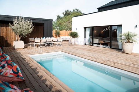 Property building, Balcony/Terrace