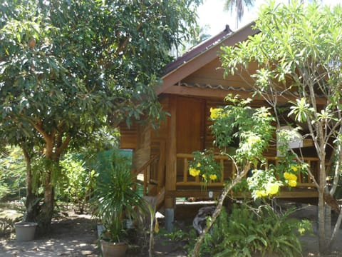 Pasai Beach Lodge Bed and Breakfast in Krabi Changwat