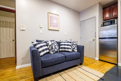 Discover the Comfort of Columbia University properties-2 Apartment in Upper West Side