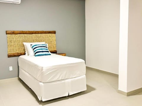 Bed, Photo of the whole room, Bedroom, air conditioner