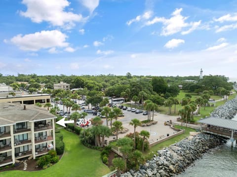 Pier Pointe #305 - 100 Floyd Street, Unit 305 House in Saint Simons Island