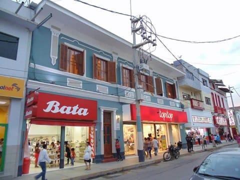 On-site shops, Street view