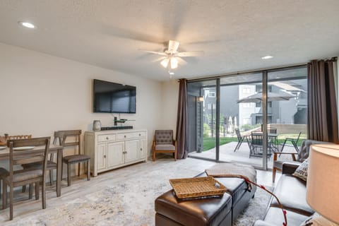 Lake Conroe Condo Patio and Water Views Apartment in Lake Conroe