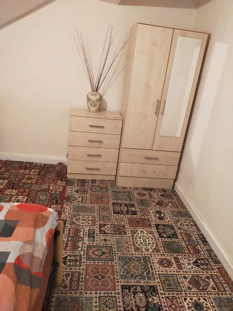 Female only room Bed and Breakfast in Bradford