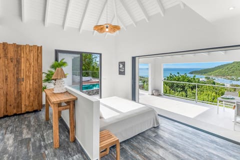 Bed, Balcony/Terrace, Photo of the whole room, Bedroom, Mountain view, Sea view