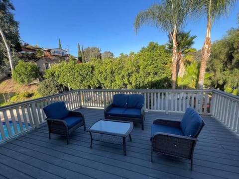 Patio, Day, View (from property/room), Balcony/Terrace, Seating area, Garden view