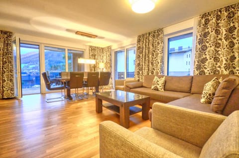 Alpin & Seeresort Top 10 - by Alpen Apartments Condo in Zell am See