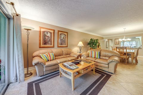 Apartment with Patio and Pool Access in Pompano Beach! Apartment in Deerfield Beach