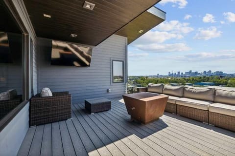 Epic Luxury Mansion w Nashville Skyline Views House in East Nashville