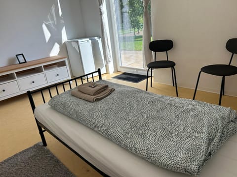 Photo of the whole room, Bedroom