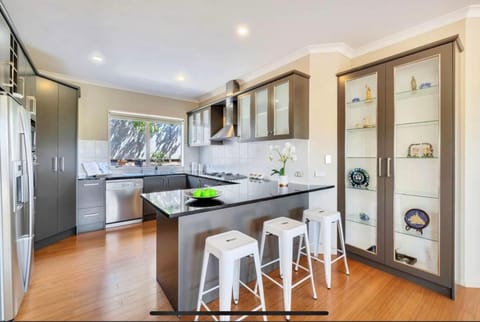 Luxury & Affordable cosy room Bed and Breakfast in Auckland