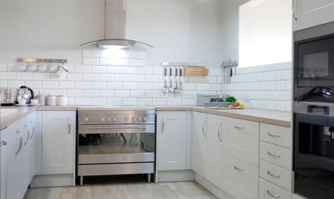 Kitchen or kitchenette, oven, stove