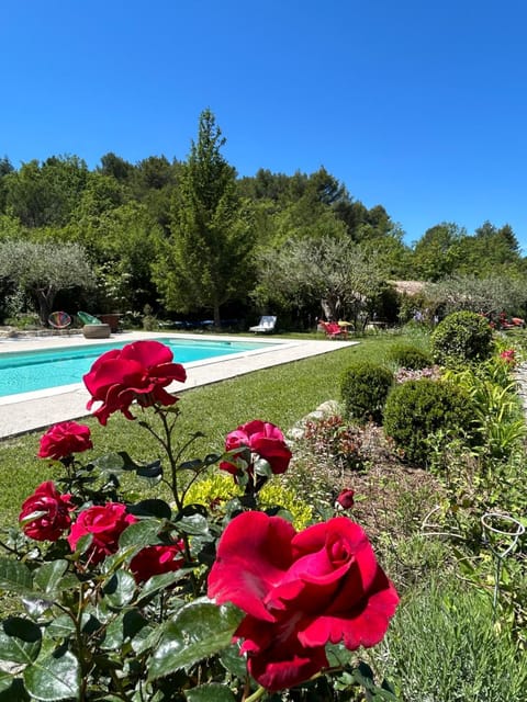 Au Clair Ventoux chambre d'hôtes Bed and Breakfast in Pernes-les-Fontaines