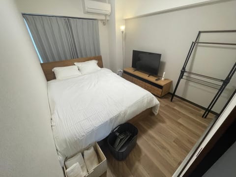 Bed, TV and multimedia, Bedroom, air conditioner