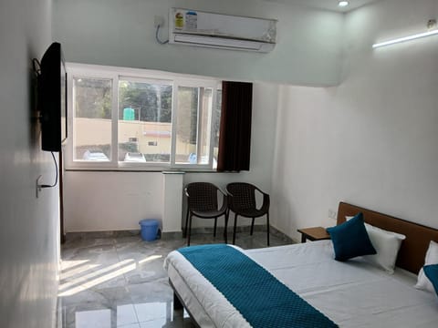 Bed, TV and multimedia, Bedroom, air conditioner