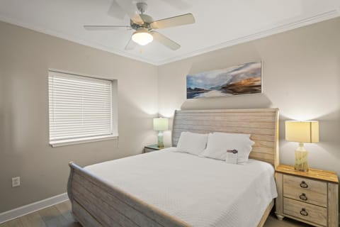 Sanibel 305 by Vacation Homes Collection Apartment in West Beach