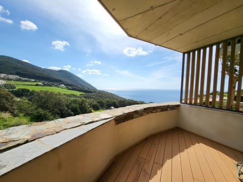 Natural landscape, Balcony/Terrace, Sea view