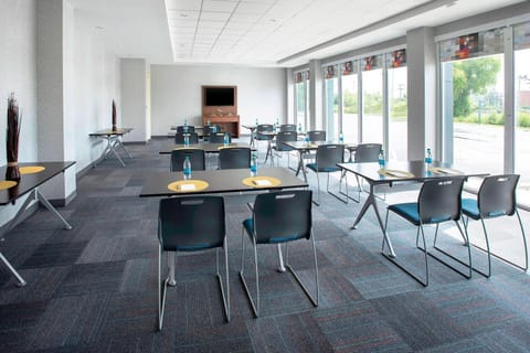 Meeting/conference room