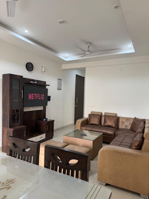 TV and multimedia, Living room, Dining area