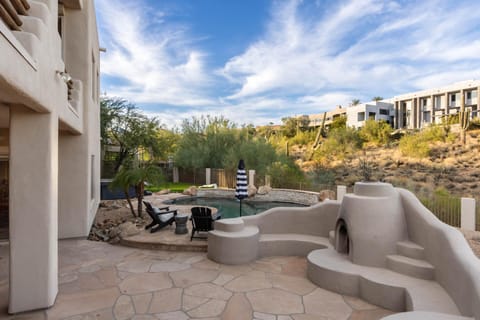 Telegraph Estate- Pool, Spa, Game Room & Mountain Views! House in Fountain Hills