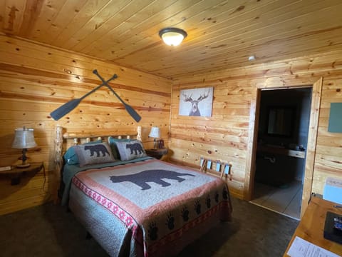 The Fishing Bear Lodge Motel in Ashton