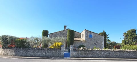 "La Massette du Cheval Blanc" Villa de caractère en pierre Villa in L'Isle-sur-la-Sorgue