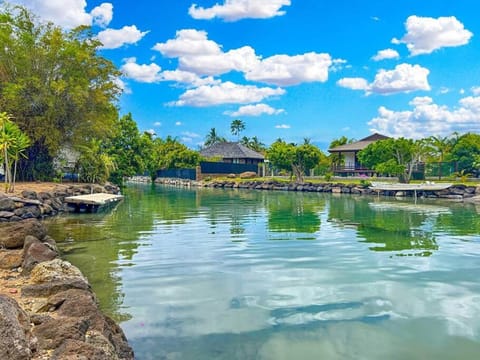 Free canoës King Bed - Fare Vaihere Apartment in Moorea-Maiao