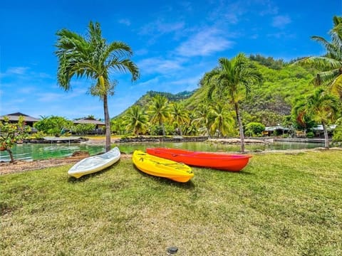 Free canoës King Bed - Fare Mihiau House in Moorea-Maiao