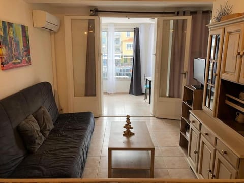 Appartement T 2 meublé sur canal Apartment in Palavas-les-Flots