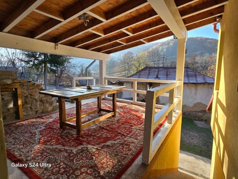 Day, Natural landscape, View (from property/room), Balcony/Terrace, Dining area, Mountain view