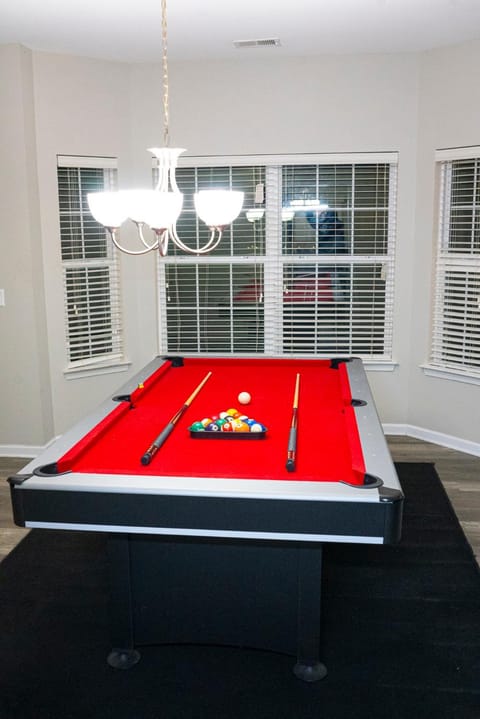 5 bedroom Pool table, GAMEROOM lrg bkyard tv in every room pool in Neighborhood moncks corner home House in Goose Creek