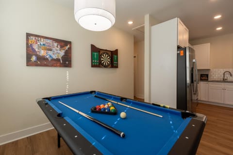 Queenbed Pooltable Wifi Downtown-wilmington Apartment in Wilmington