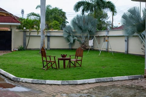 Patio, Day, Garden, Garden view