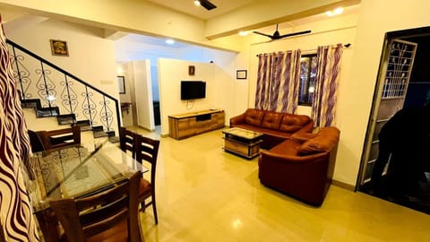 Communal lounge/ TV room, TV and multimedia, Living room