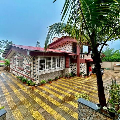 Property building, Day, Garden, Garden view