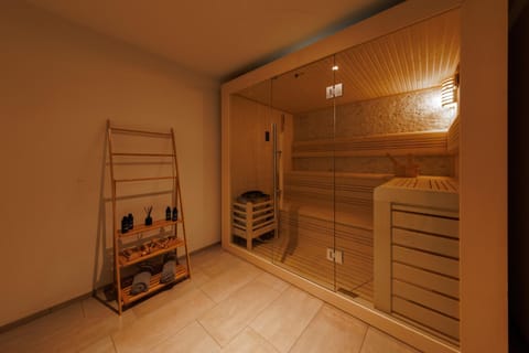 Luxus Privat-SPA mit privatem Whirlpool und Sauna Apartment in Winterthur