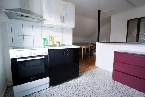 Big Home for workers & Family with free parking Apartment in Gothenburg