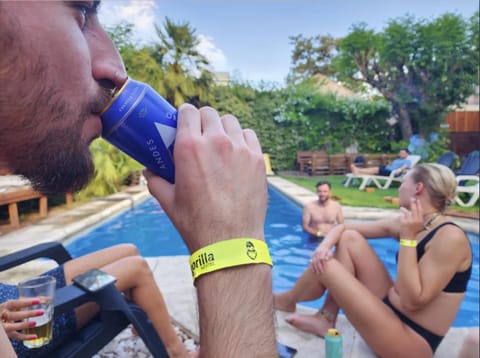 Guests, Swimming pool, group of guests