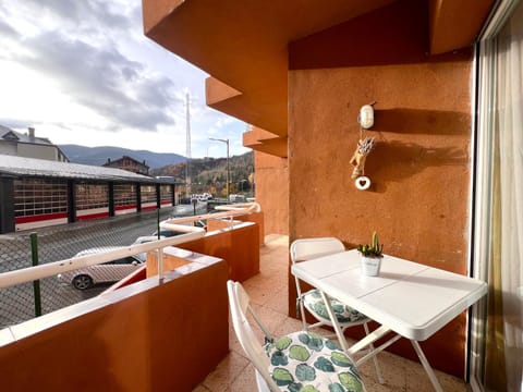 Patio, Day, Natural landscape, View (from property/room), Balcony/Terrace, Seating area, Dining area, Mountain view