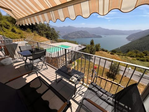 Balcony/Terrace, Lake view