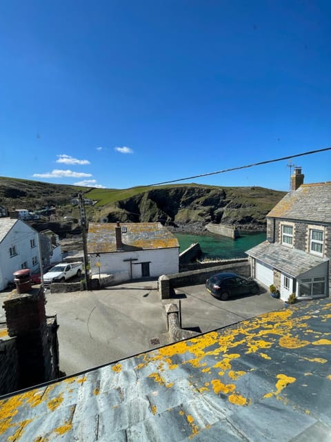 Atlantic Cottage Port Isaac 2 bedroom with sea views and parking House in Port Isaac